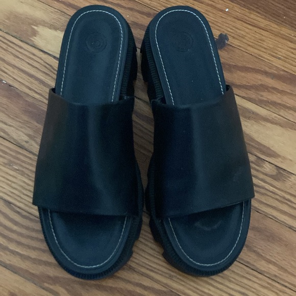 Urban outfitters lug platform shoe size 7 - Picture 3 of 5